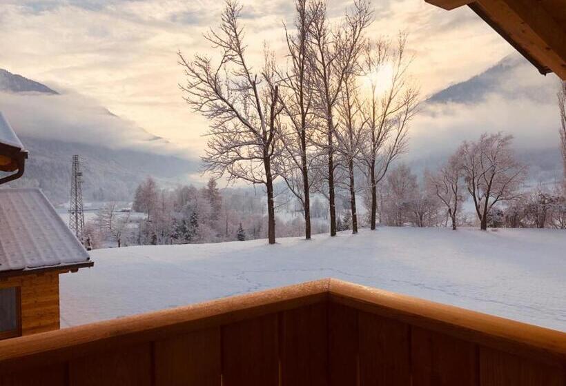 مبيت وإفطار Fulun Mountain Lodge