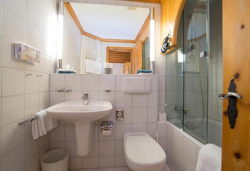 ホテル Sonne Fex Alpine Hideaway