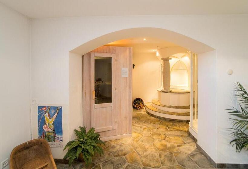 ホテル Sonne Fex Alpine Hideaway