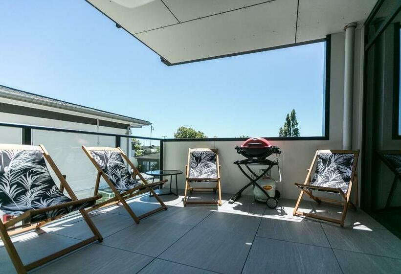 Riverwalk Apartments