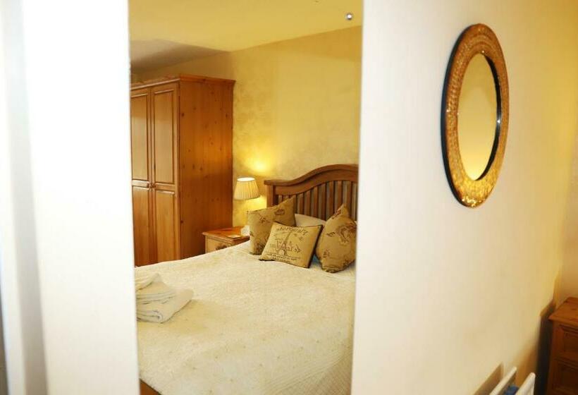 فندق Elmfield House