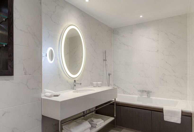 هتل Hilton London Euston