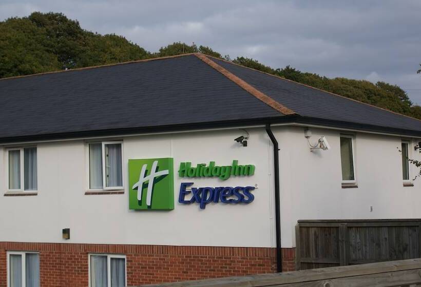 هتل Holiday Inn Express Canterbury