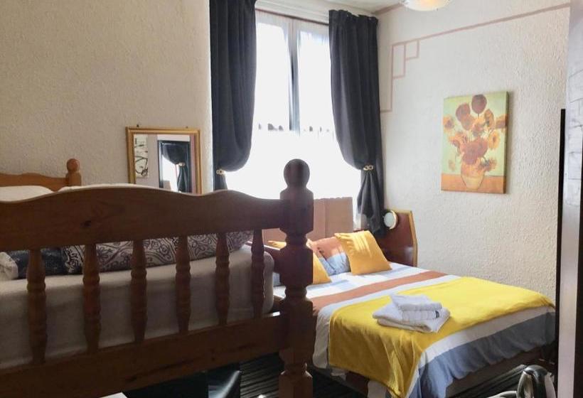 هتل Kirkstall Guest House