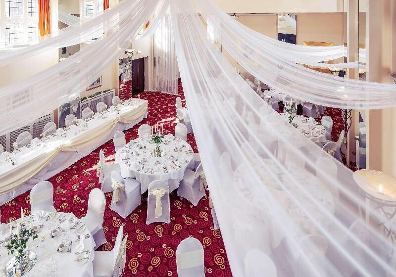 هتل Mercure Leeds Parkway