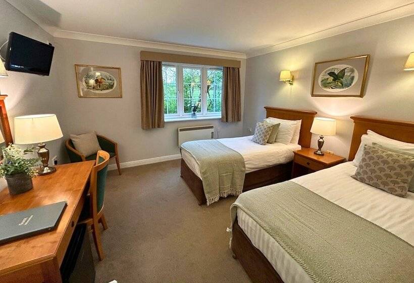 Отель New Forest Lodge