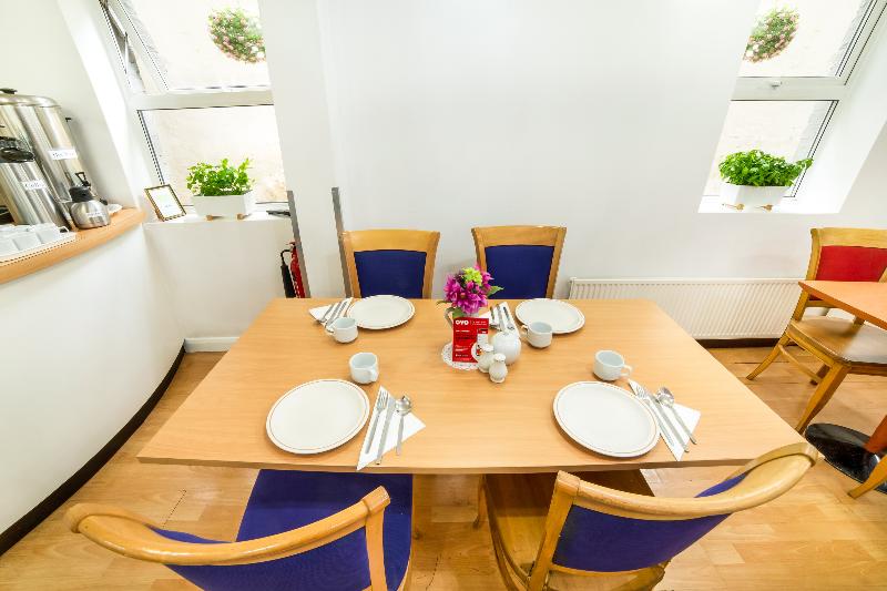 Fotos del hotel OYO Townhouse New England Victoria:  2