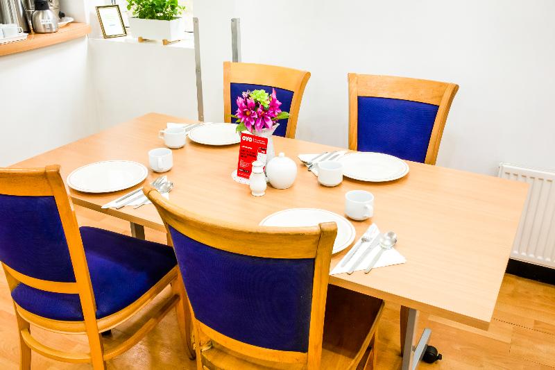 Fotos del hotel OYO Townhouse New England Victoria:  4