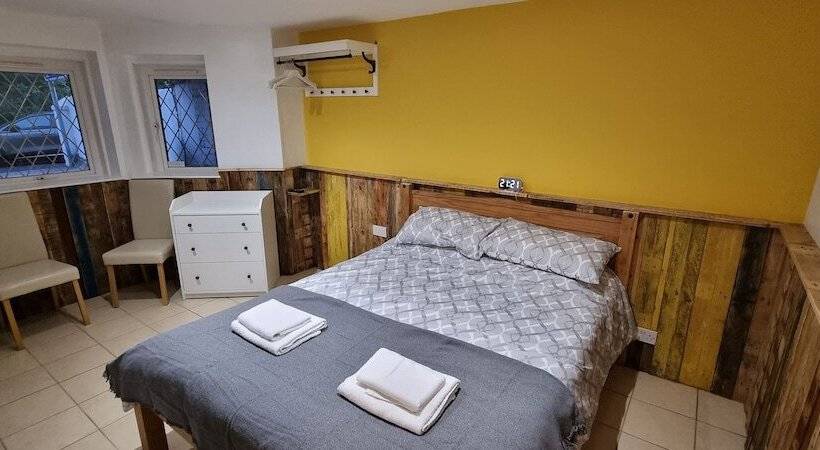 هتل Rowcroft Lodge