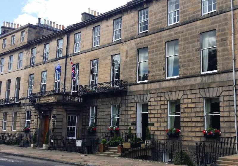 هتل Royal Scots Club