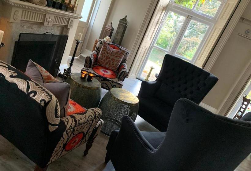 فندق Scarborough Hill Country Inn