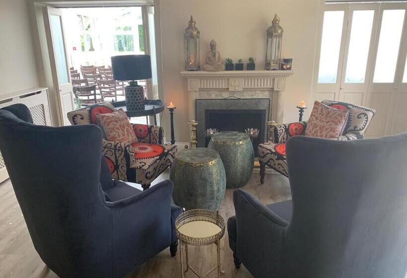 فندق Scarborough Hill Country Inn