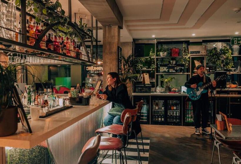 Fotos del hotel Selina Camden:  21