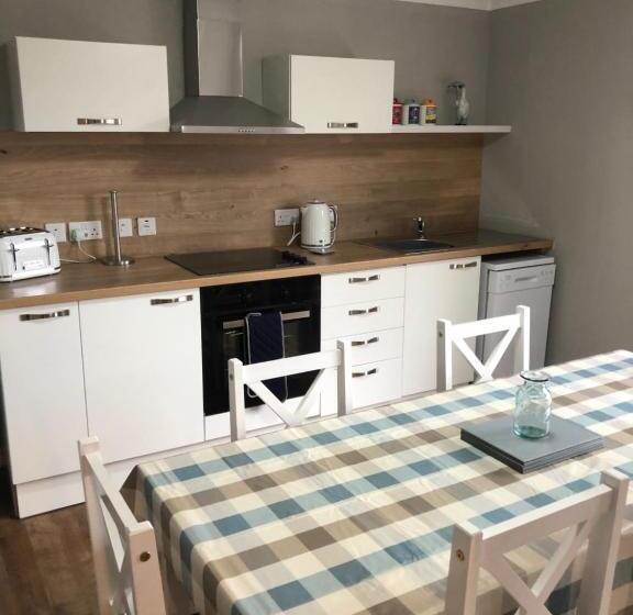 هتل Sinclair Bay Apartments