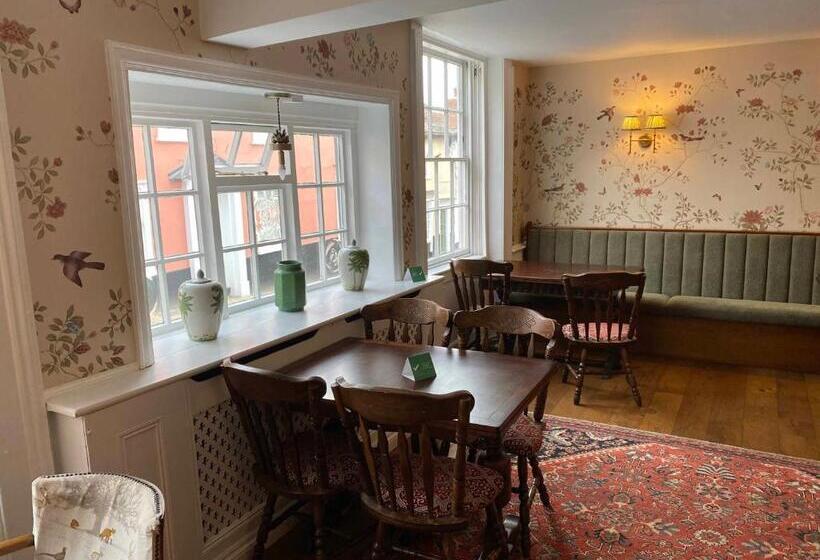 هتل The Bull Inn