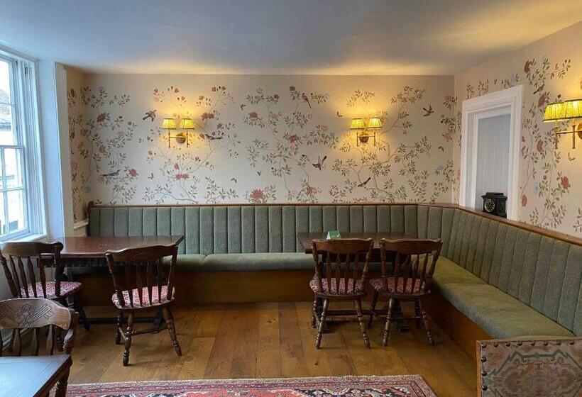 هتل The Bull Inn