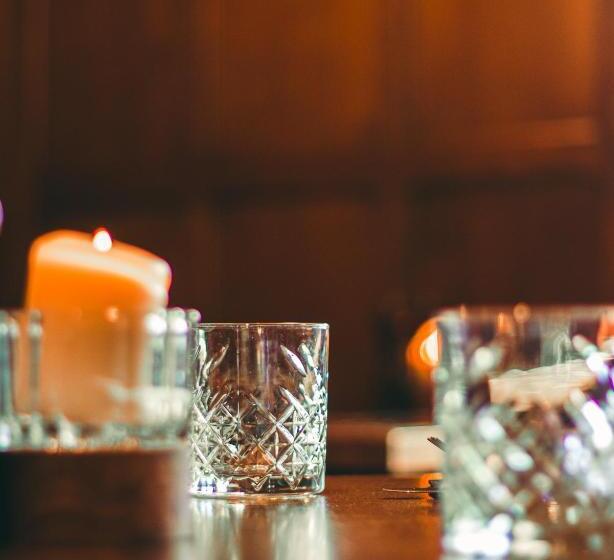 هتل The Bull Inn