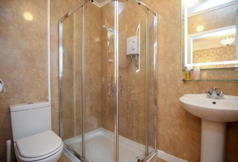 فندق The Seacliffe   Whitby