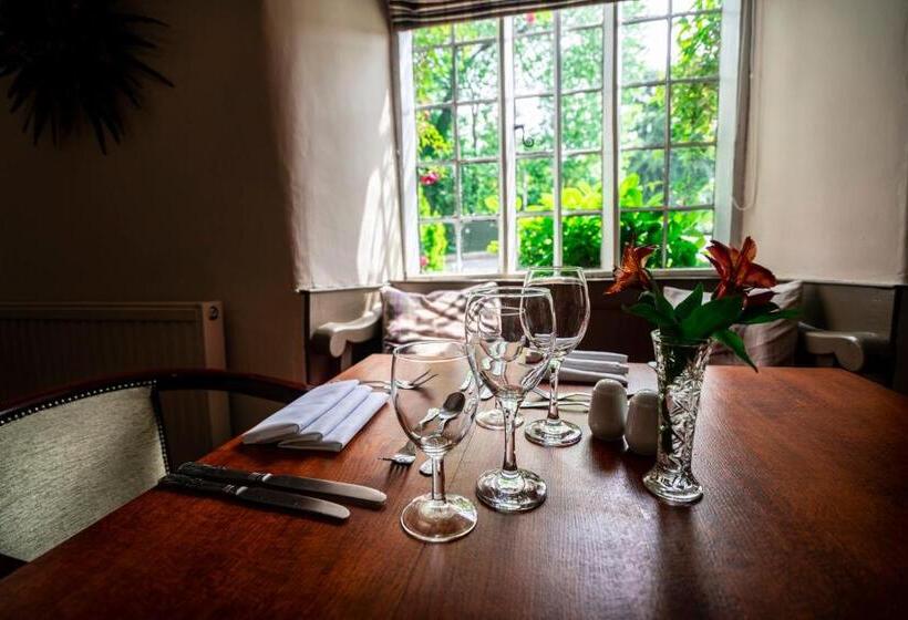 فندق The West Arms