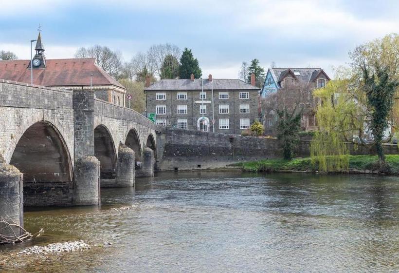 فندق Lion  Builth Wells