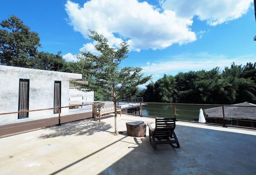 هتل The River Life Resort