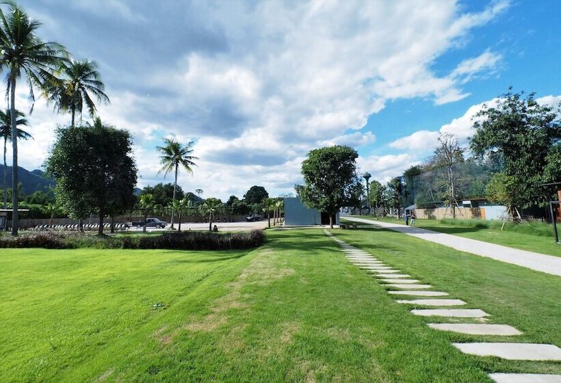 هتل The River Life Resort