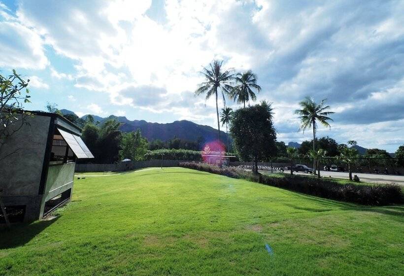 هتل The River Life Resort