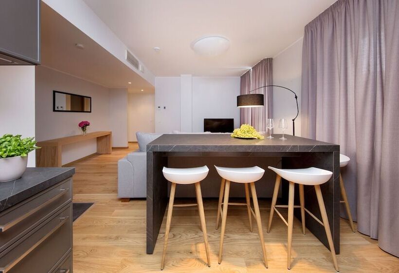 8era Business Executive Rotermanni Apts