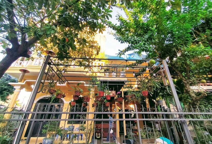 هاستل Q  Homestay Garden Villa