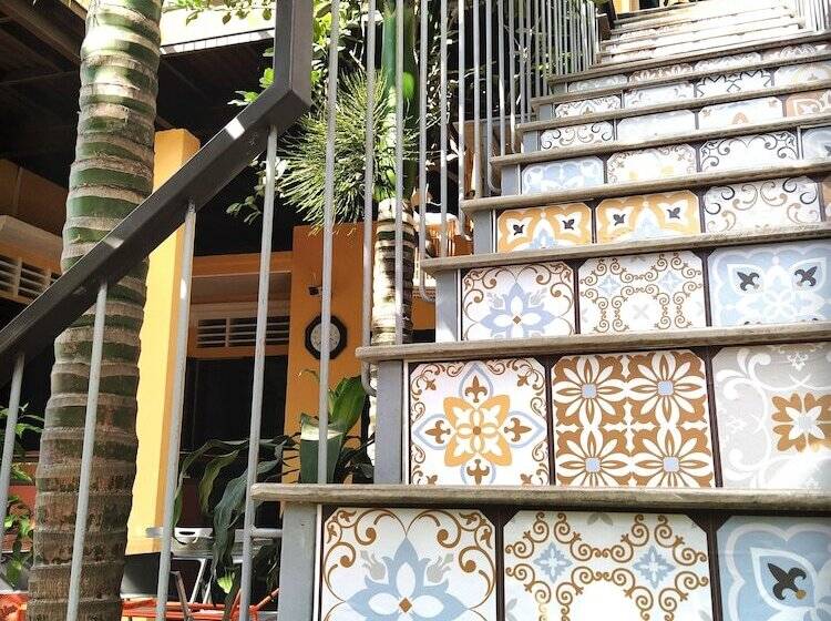 هاستل Q  Homestay Garden Villa