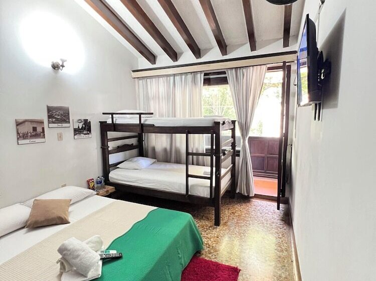 Green Door Boutique   Hostel