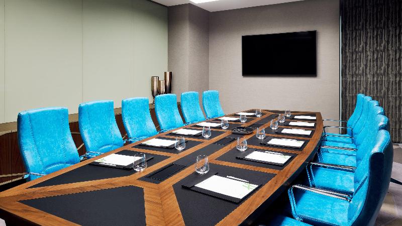 هتل Holiday Inn Dubai Al Maktoum Airport, An Ihg