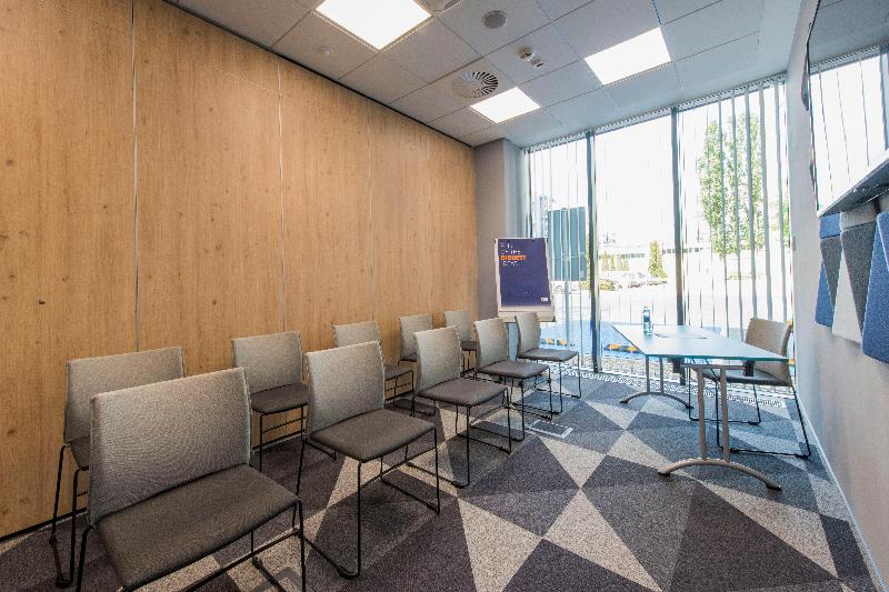 هتل Holiday Inn Express Warsaw Mokotow, An Ihg