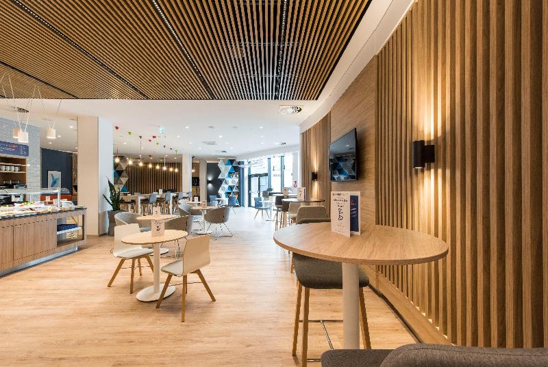 هتل Holiday Inn Express Warsaw   Mokotow, An Ihg