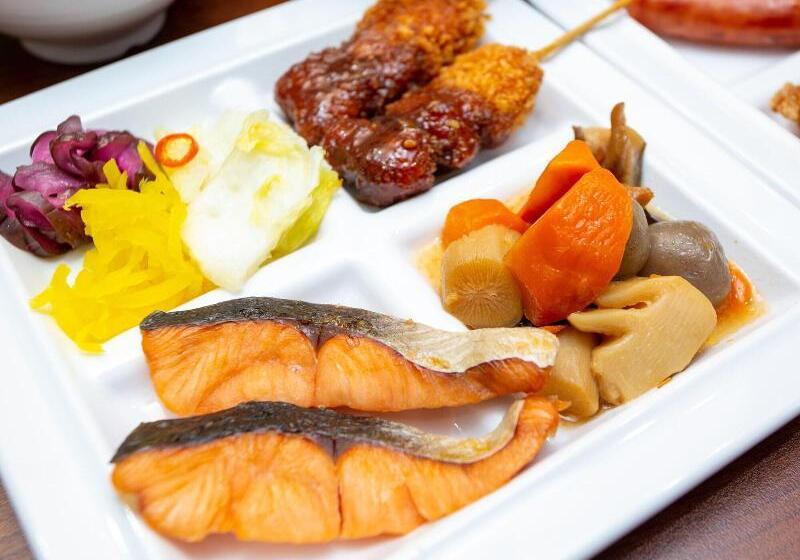 Отель Kuretake Inn Premium Ogaki Ekimae