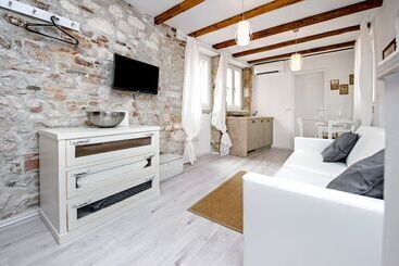 Apartment And Studio Ca’ 3 Vie