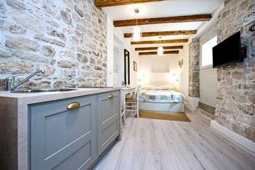 Apartment And Studio Ca’ 3 Vie