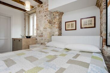 Apartment And Studio Ca’ 3 Vie