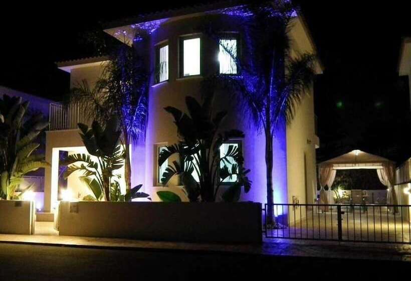 Avrora Villa Pv