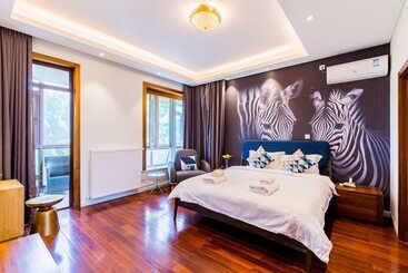 Carnival Villa With 5 Brs