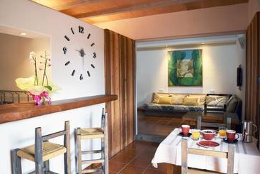 هتل Agroturismo Ca Na Joaneta