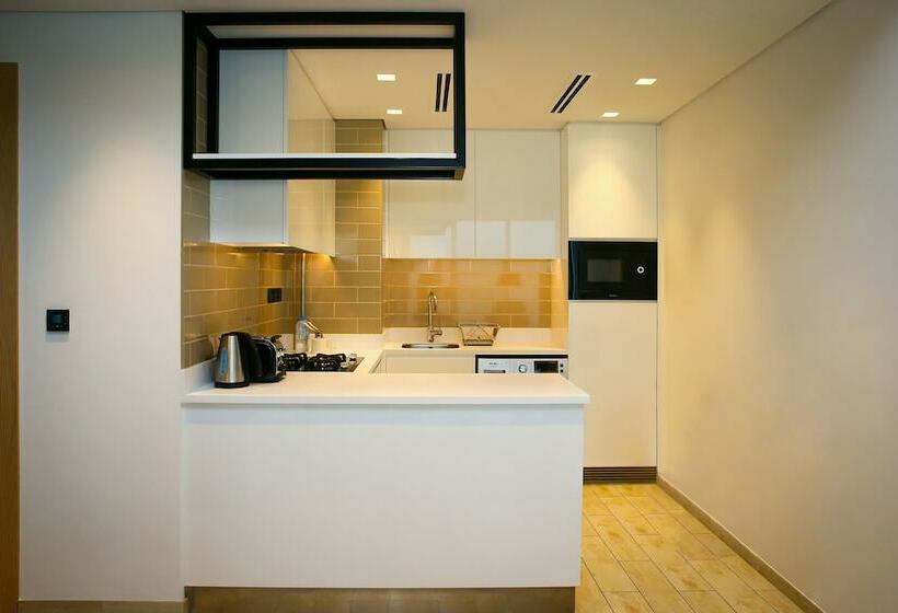 هتل Millennium Executive Apartments Mont Rose