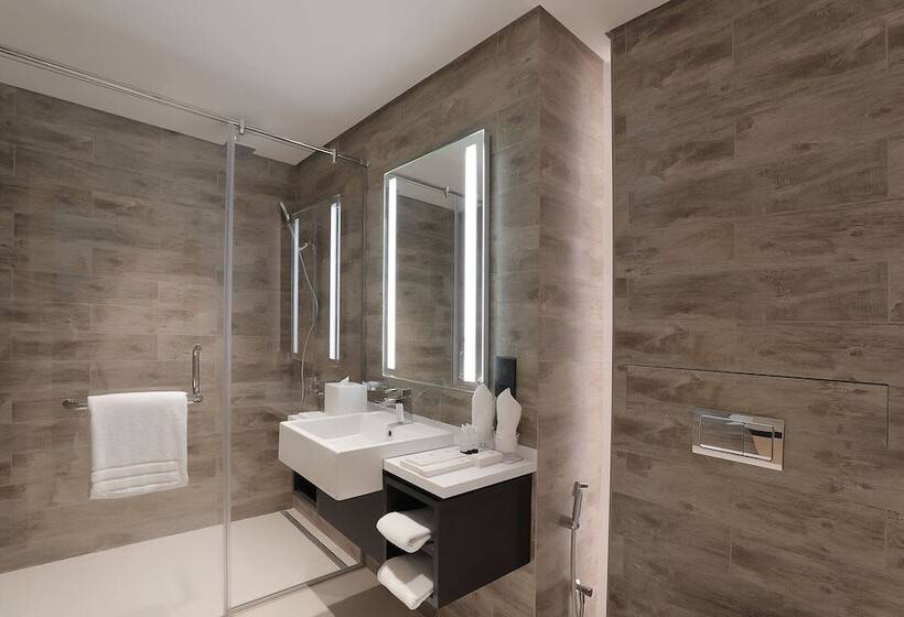 هتل Millennium Executive Apartments Mont Rose