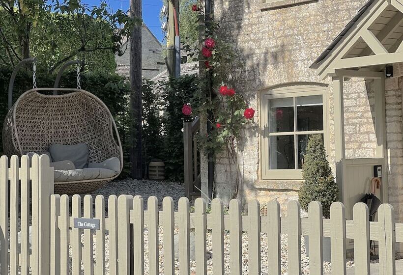 The Feathered Nest Country Inn