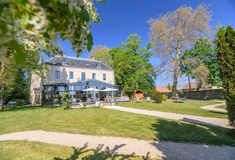 تختخواب و صبحانه Château De La Villeneuve