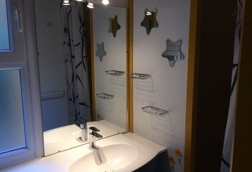 Chalet Orange Naturiste La Jenny