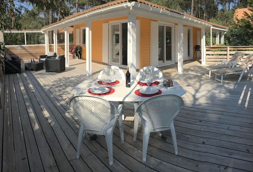 Chalet Orange Naturiste La Jenny