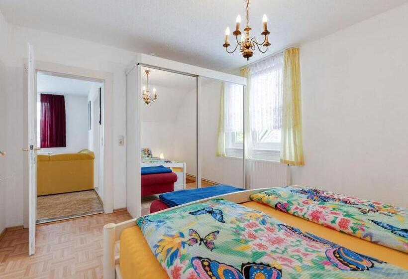 Cozy Apartment In Altenfeld With Garden