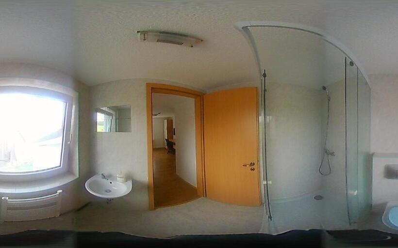 مسافرخانه Biberach Riss Zimmer Frei, Einzel Zimmer Bad Küche