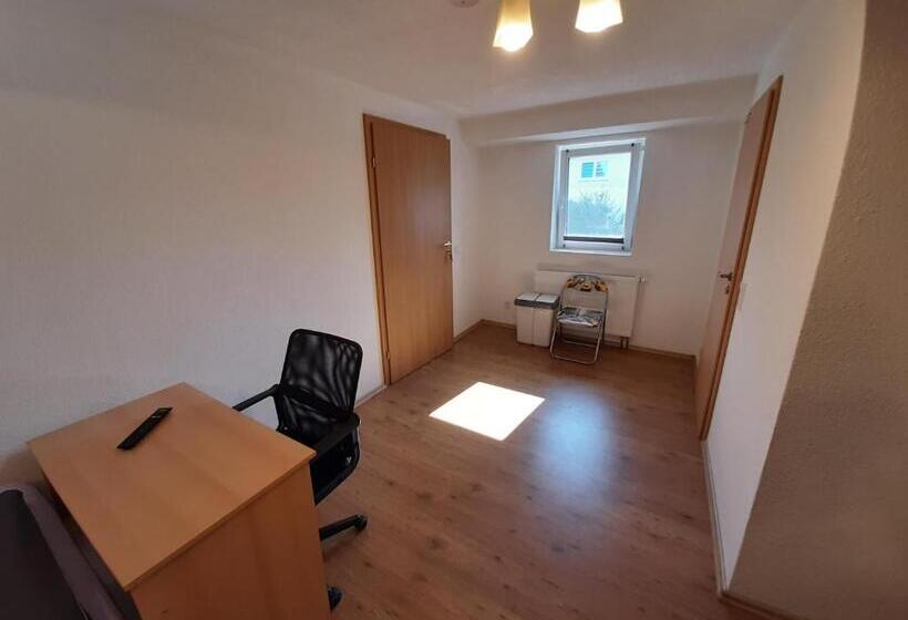 فندق فئة نجمة واحدة Biberach Riss Zimmer Frei, Einzel Zimmer Bad Küche